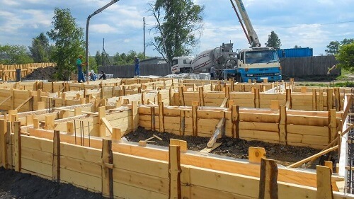 Свайный фундамент с ростверком в Фаниполе