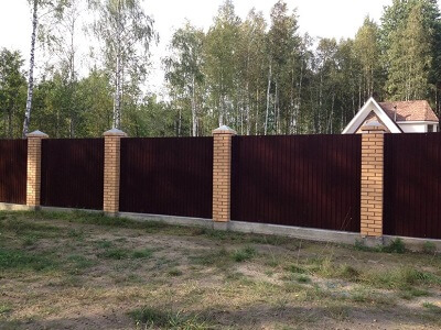Установка забора из металлопрофиля в Фаниполе